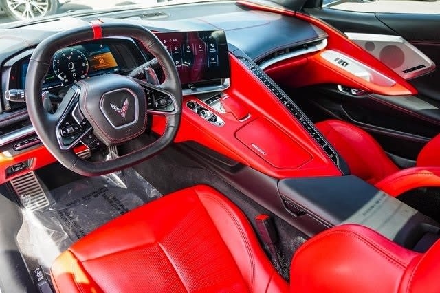 2024 Chevrolet Corvette Stingray 2