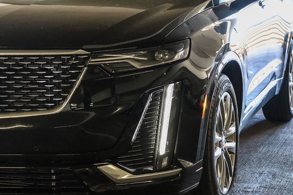 Thumbnail: 2023 Cadillac XT6 - 8