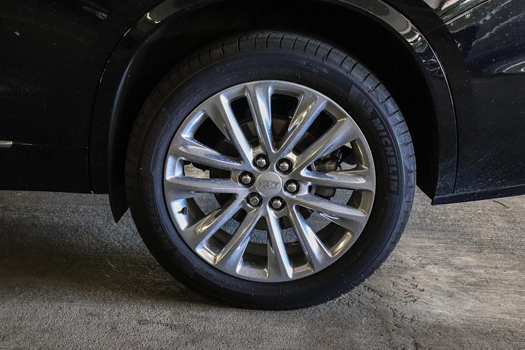 Thumbnail: 2023 Cadillac XT6 - 10