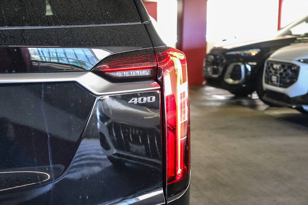 Thumbnail: 2023 Cadillac XT6 - 11