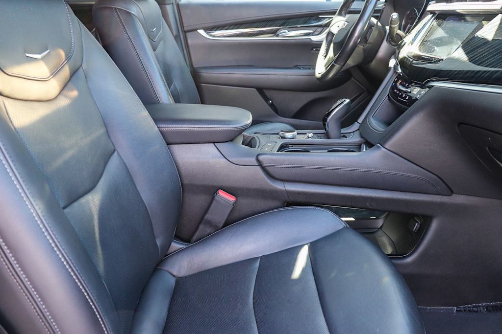 Thumbnail: 2023 Cadillac XT6 - 8