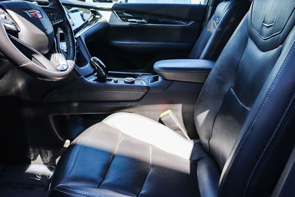 Thumbnail: 2023 Cadillac XT6 - 9