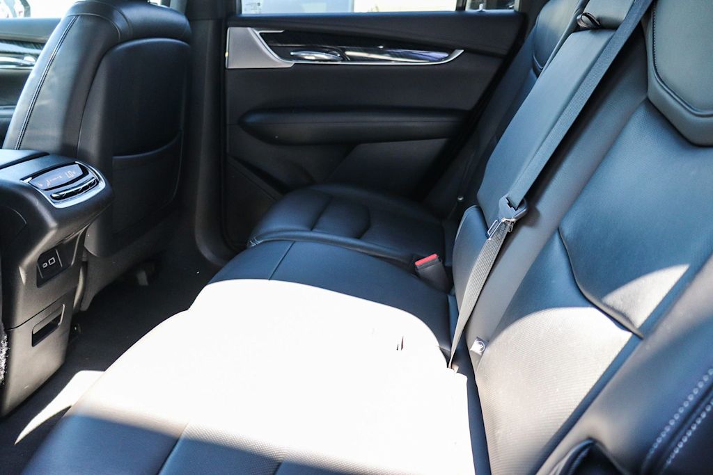 Thumbnail: 2023 Cadillac XT6 - 10