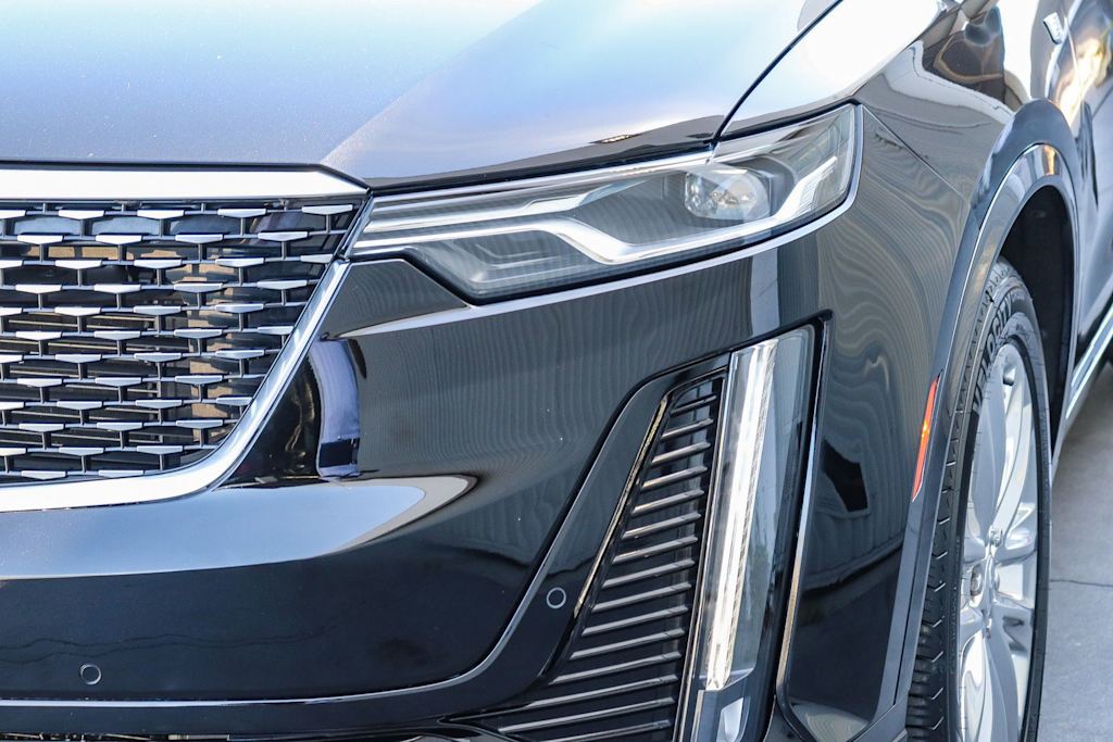 Thumbnail: 2023 Cadillac XT6 - 18