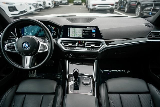 Thumbnail: 2022 BMW 3 Series - 2