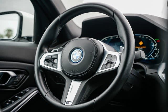Thumbnail: 2022 BMW 3 Series - 12