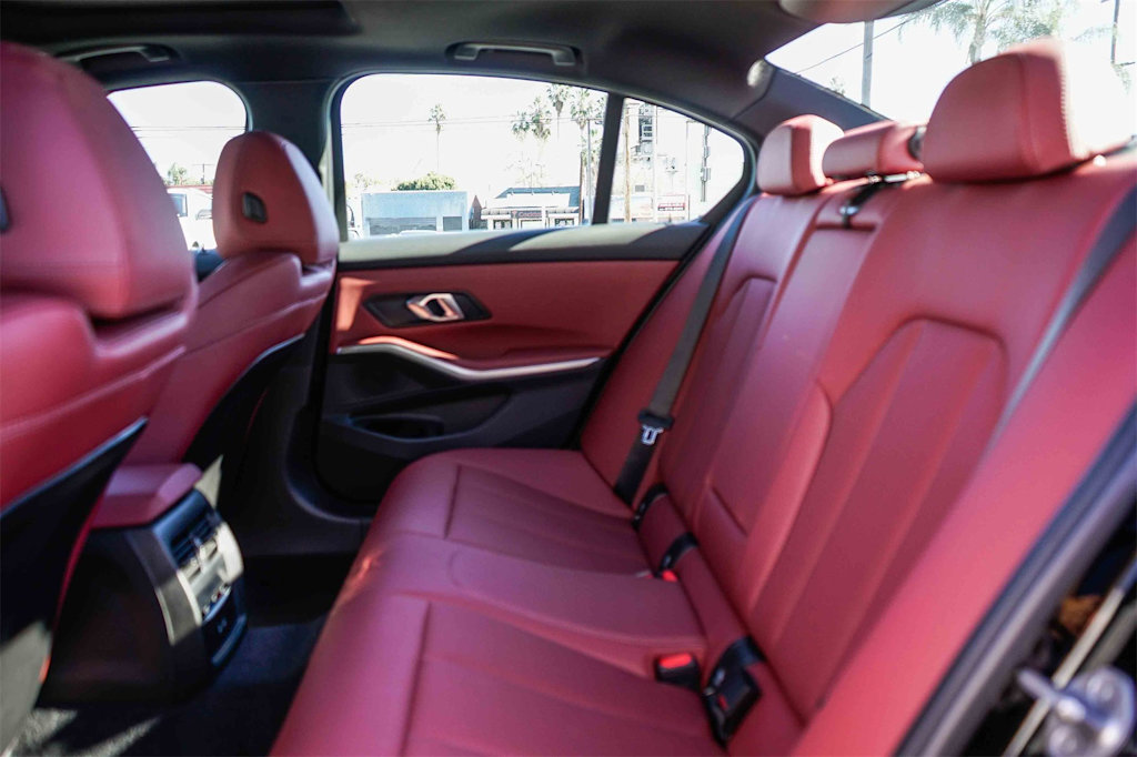 Thumbnail: 2024 BMW 3 Series - 11