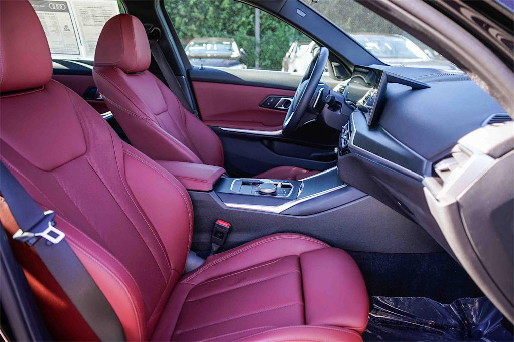 Thumbnail: 2024 BMW 3 Series - 9