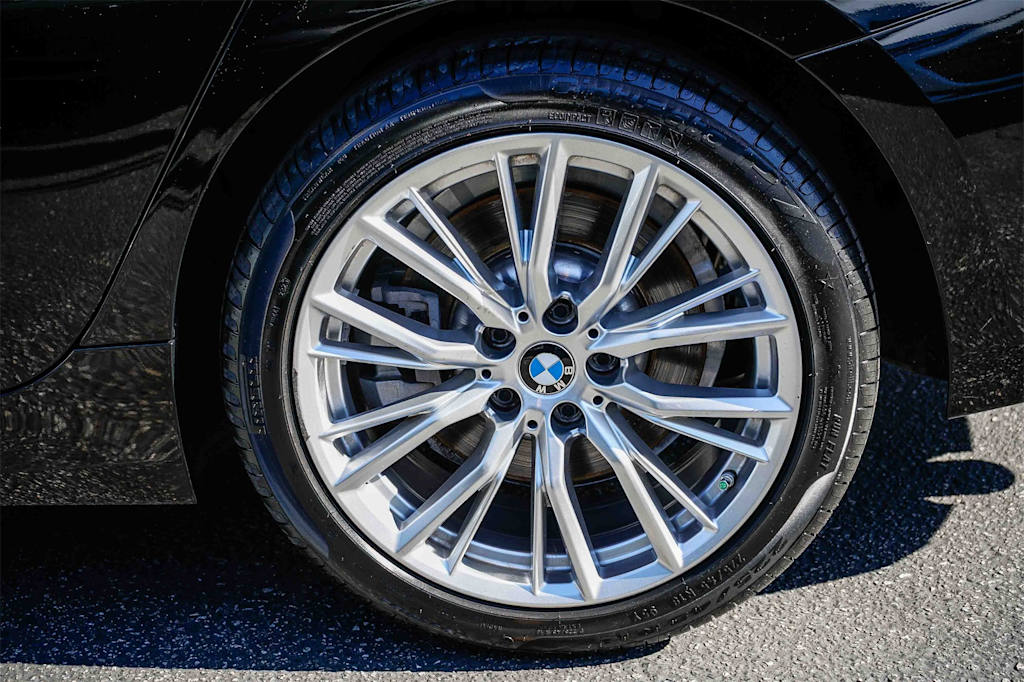 Thumbnail: 2024 BMW 3 Series - 6