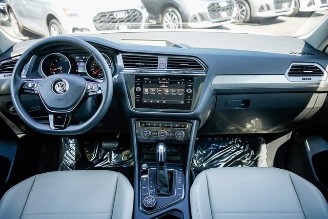 Thumbnail: 2020 Volkswagen Tiguan - 2