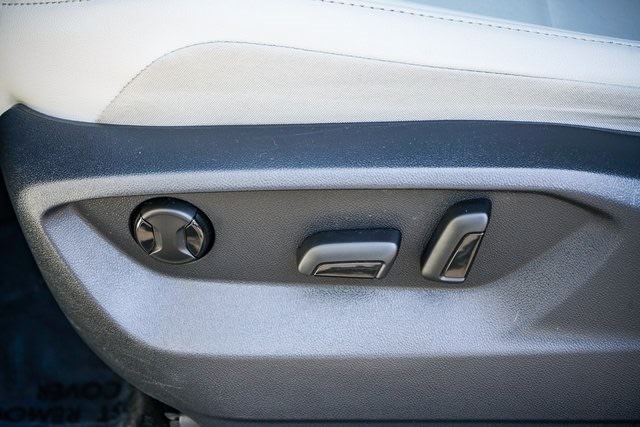 Thumbnail: 2020 Volkswagen Tiguan - 24