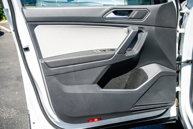 Thumbnail: 2020 Volkswagen Tiguan - 23