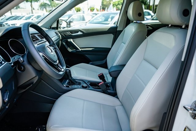 Thumbnail: 2020 Volkswagen Tiguan - 10