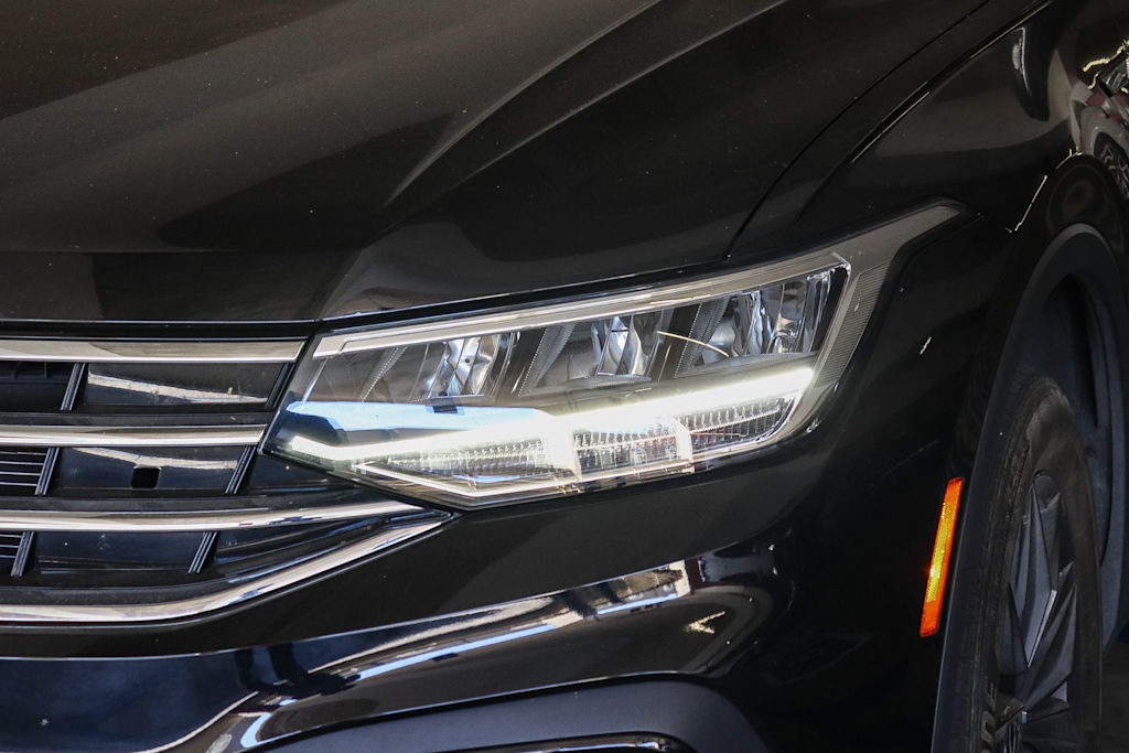Thumbnail: 2023 Volkswagen Tiguan - 10