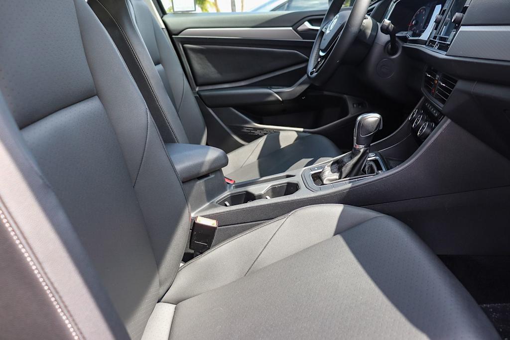 Thumbnail: 2019 Volkswagen Jetta - 9