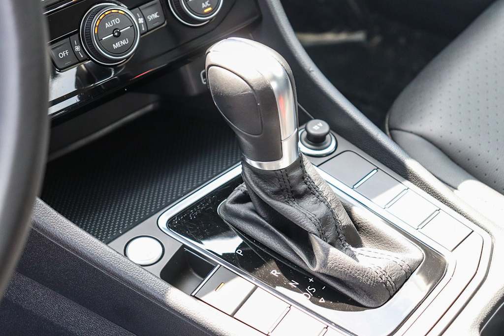 Thumbnail: 2019 Volkswagen Jetta - 13
