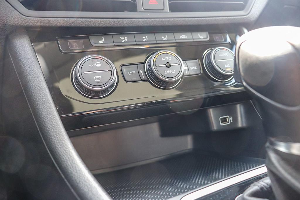 Thumbnail: 2019 Volkswagen Jetta - 27