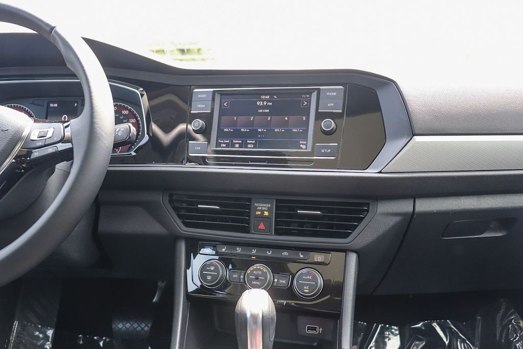 Thumbnail: 2019 Volkswagen Jetta - 12