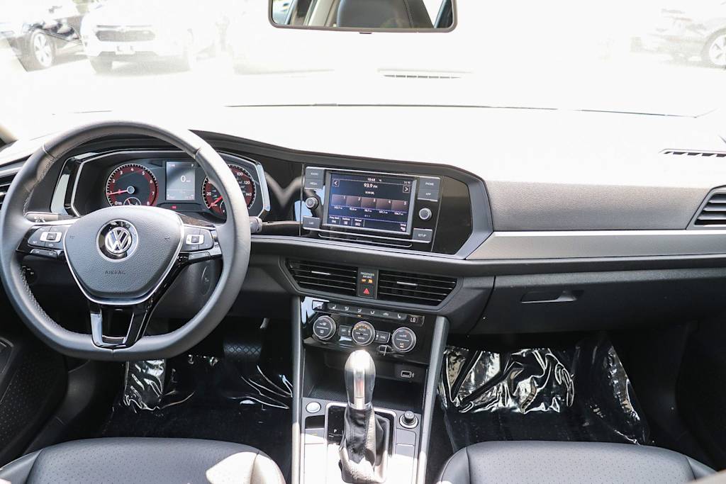 Thumbnail: 2019 Volkswagen Jetta - 2