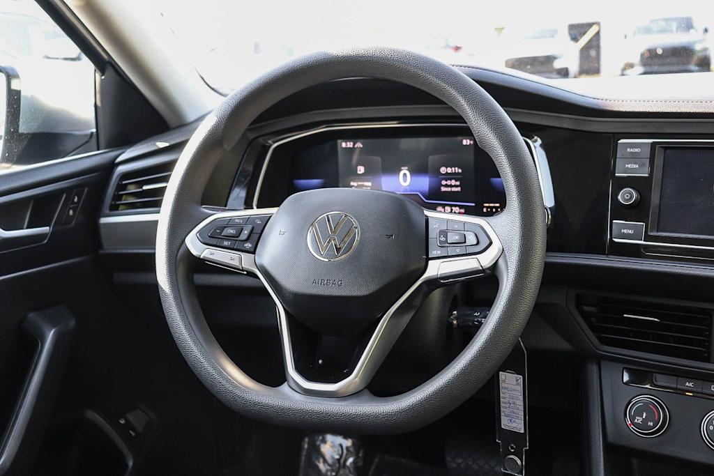 Thumbnail: 2022 Volkswagen Jetta - 9