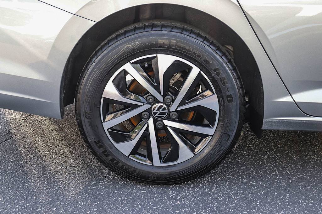 Thumbnail: 2022 Volkswagen Jetta - 22