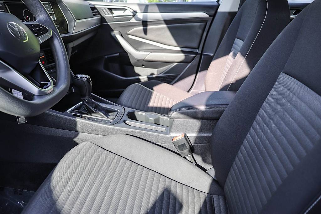 Thumbnail: 2022 Volkswagen Jetta - 11