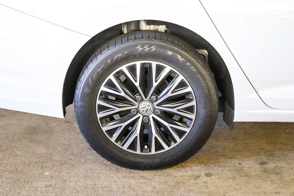 Thumbnail: 2019 Volkswagen Jetta - 11