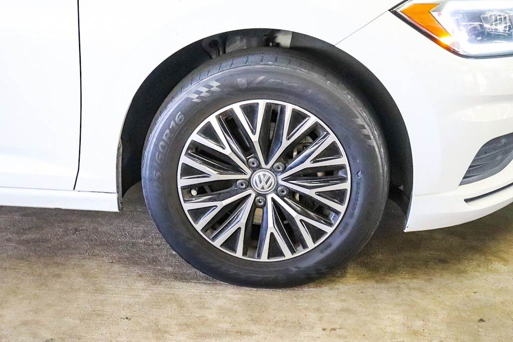 Thumbnail: 2019 Volkswagen Jetta - 5