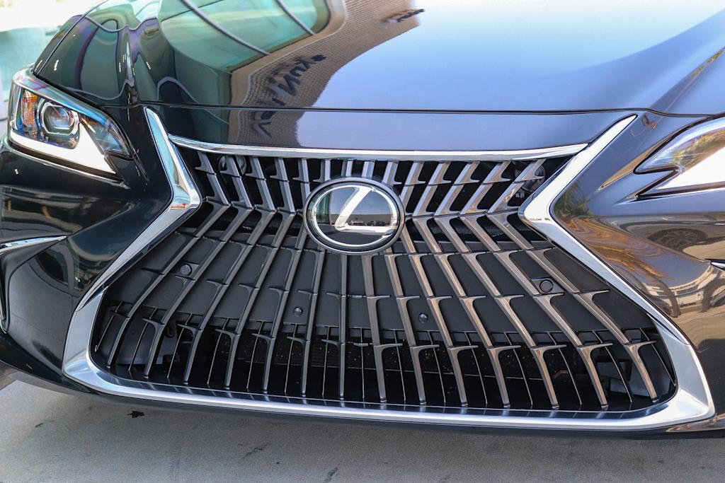 Thumbnail: 2024 Lexus ES - 6