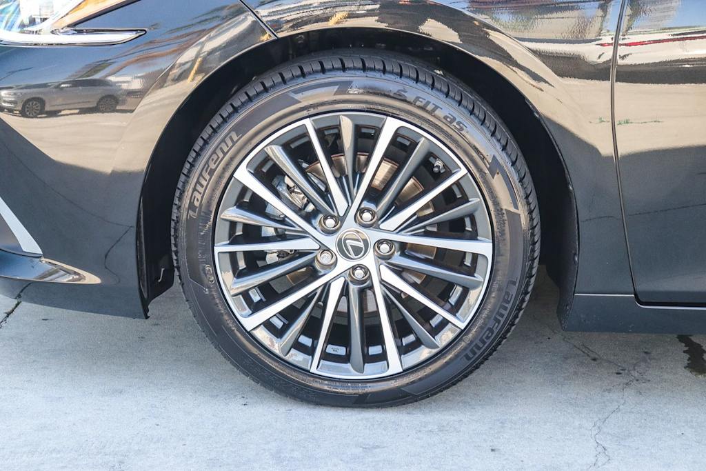 Thumbnail: 2024 Lexus ES - 7