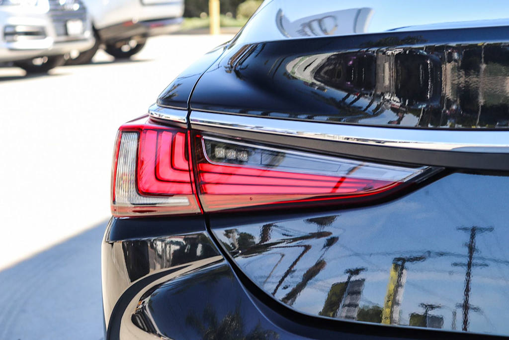 Thumbnail: 2024 Lexus ES - 22