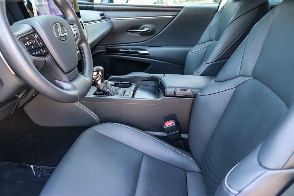 Thumbnail: 2024 Lexus ES - 11