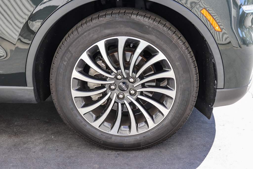 Thumbnail: 2023 Lincoln Aviator - 3
