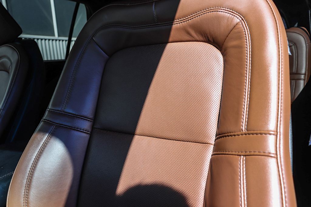 Thumbnail: 2023 Lincoln Aviator - 4