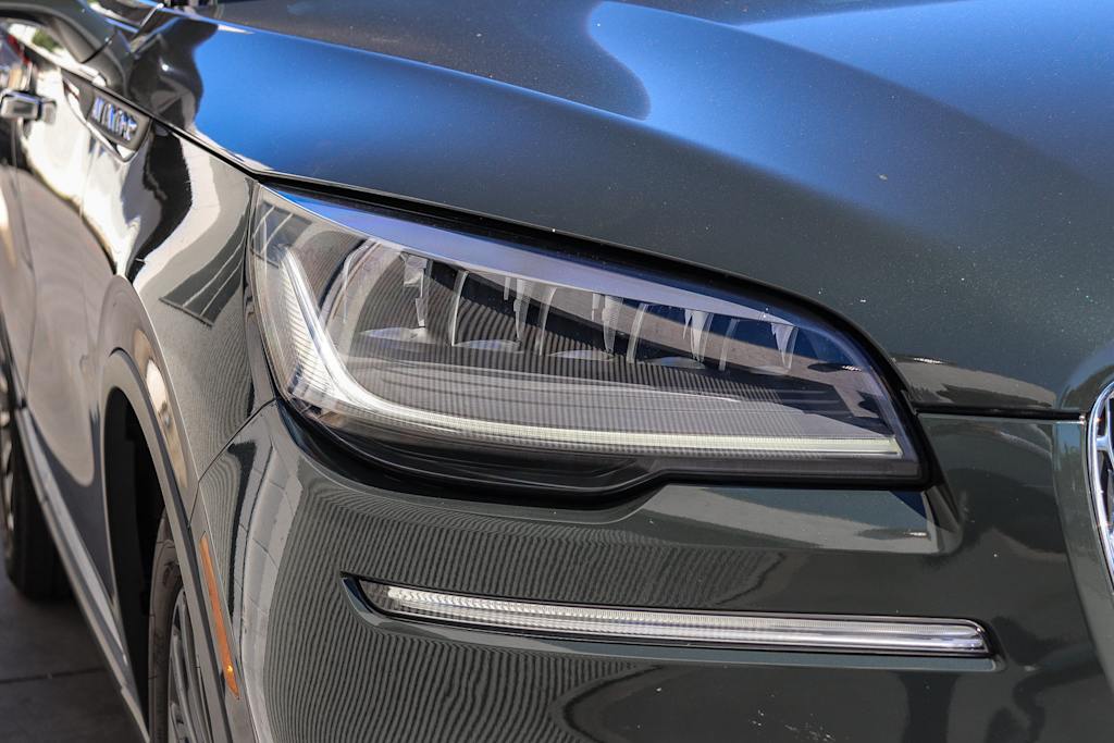 Thumbnail: 2023 Lincoln Aviator - 10