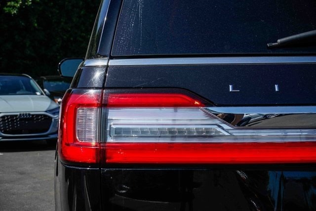 Thumbnail: 2021 Lincoln Navigator L - 22