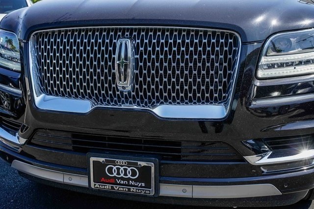 Thumbnail: 2021 Lincoln Navigator L - 21