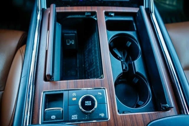 Thumbnail: 2021 Lincoln Navigator L - 15