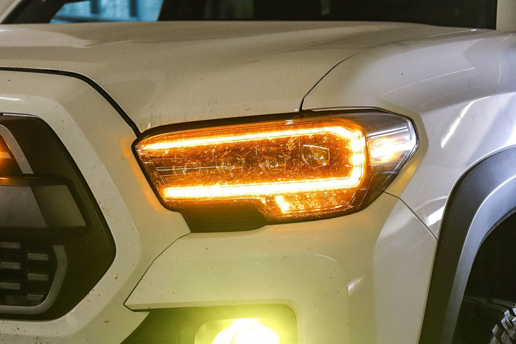 Thumbnail: 2018 Toyota Tacoma - 9