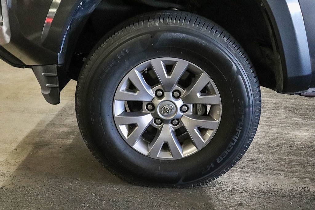 Thumbnail: 2016 Toyota Tacoma - 5