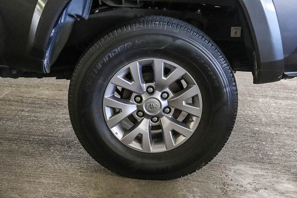 Thumbnail: 2016 Toyota Tacoma - 11