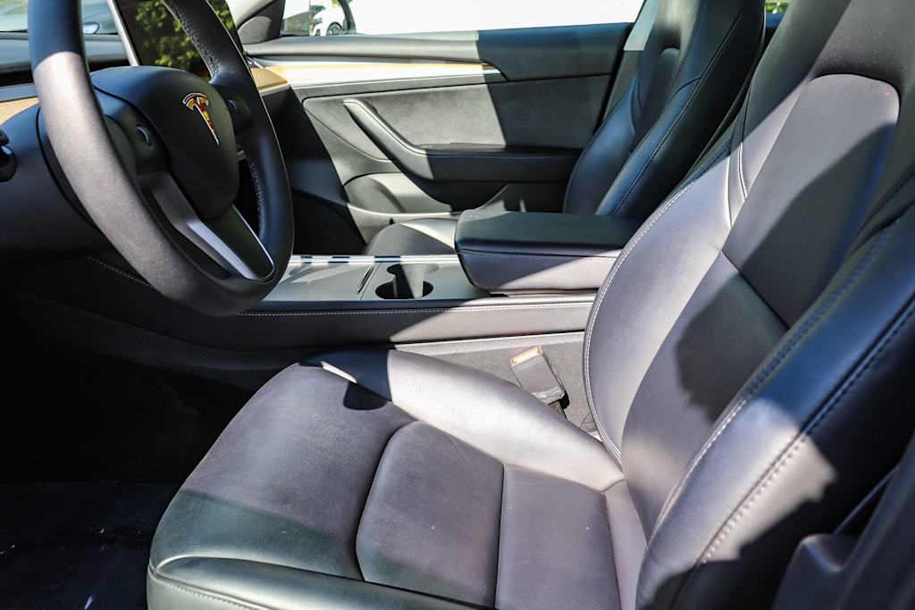 Thumbnail: 2023 Tesla Model 3 - 11
