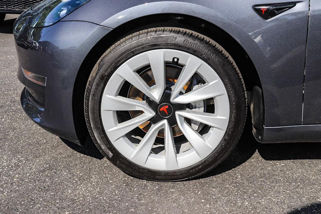 Thumbnail: 2023 Tesla Model 3 - 7