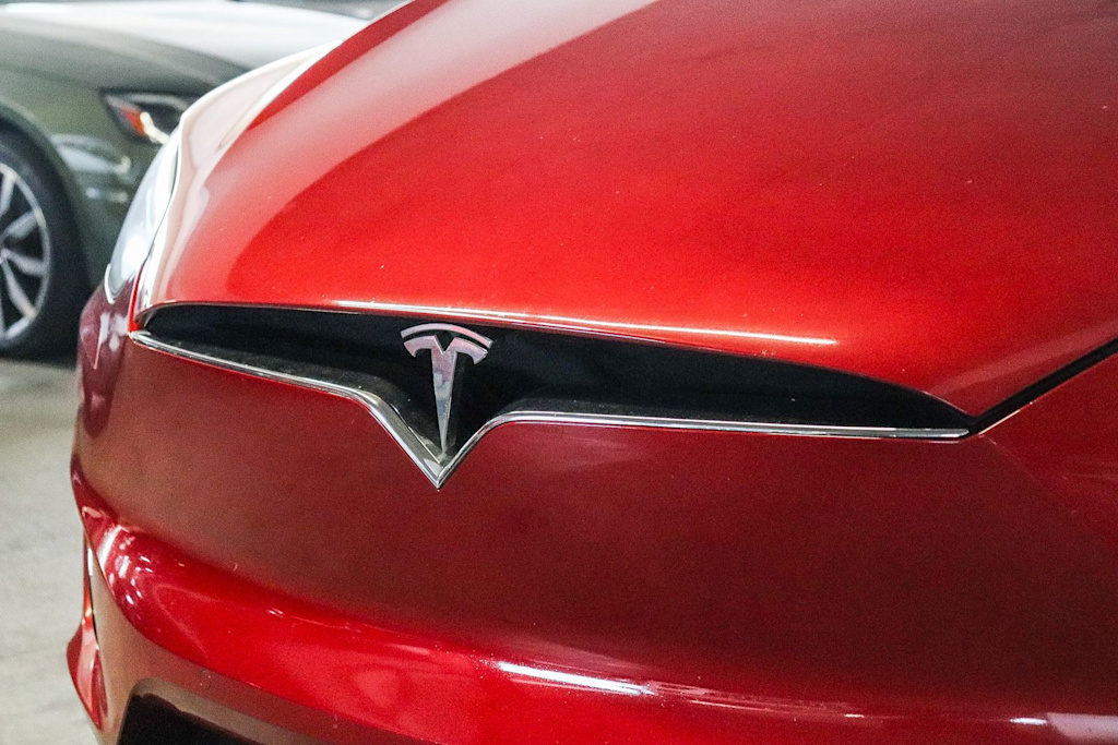 Thumbnail: 2018 Tesla Model X - 10