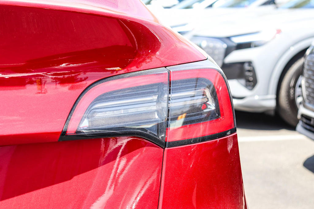 Thumbnail: 2021 Tesla Model Y - 12