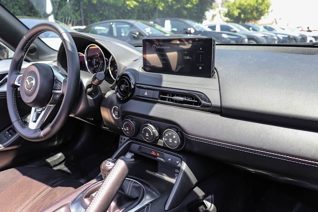 Thumbnail: 2024 Mazda MX-5 Miata - 9