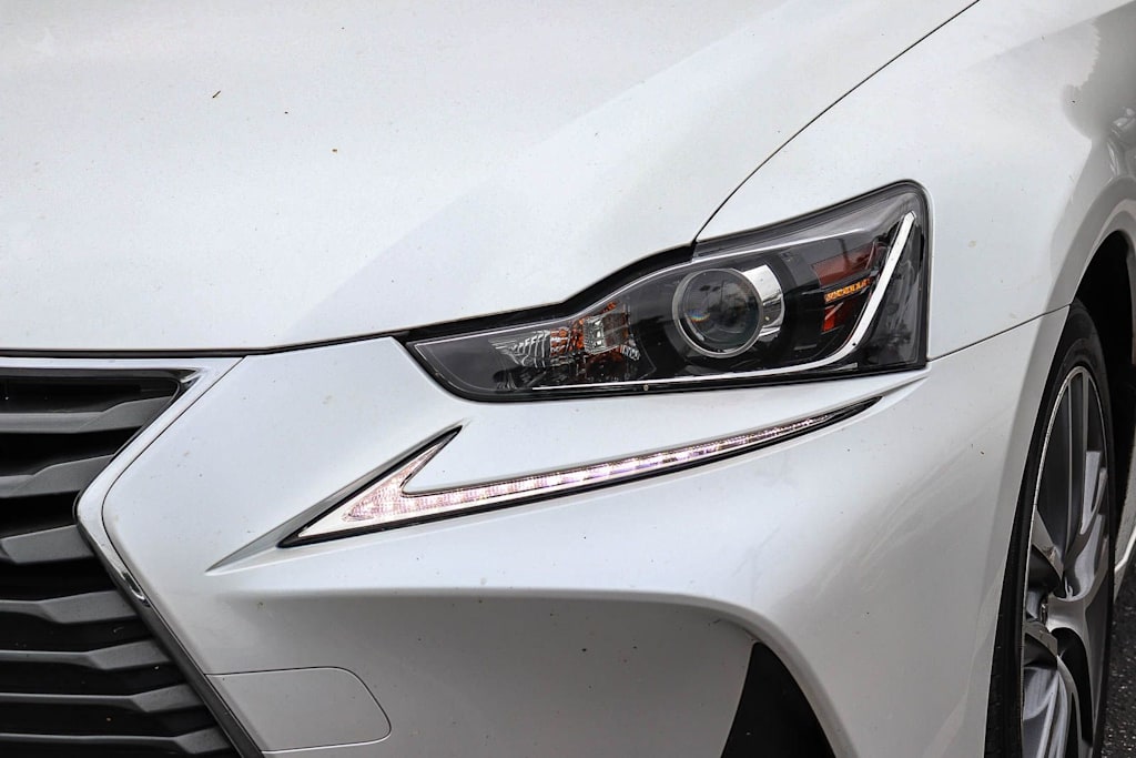 Thumbnail: 2018 Lexus IS - 10