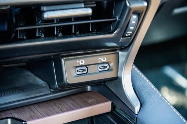 Thumbnail: 2023 Lexus RX - 26