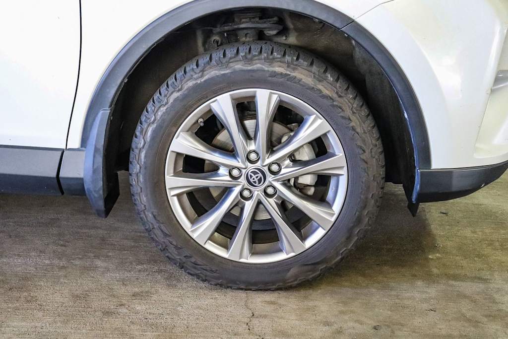 Thumbnail: 2018 Toyota RAV4 - 6