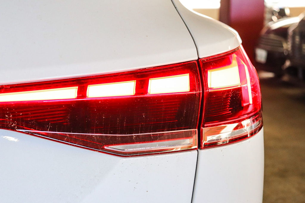 Thumbnail: 2025 Audi Q6 e-tron - 11